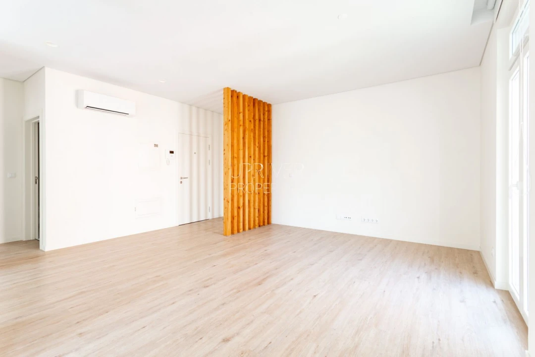 Apartamento T2 para Venda em Campolide Foto 7