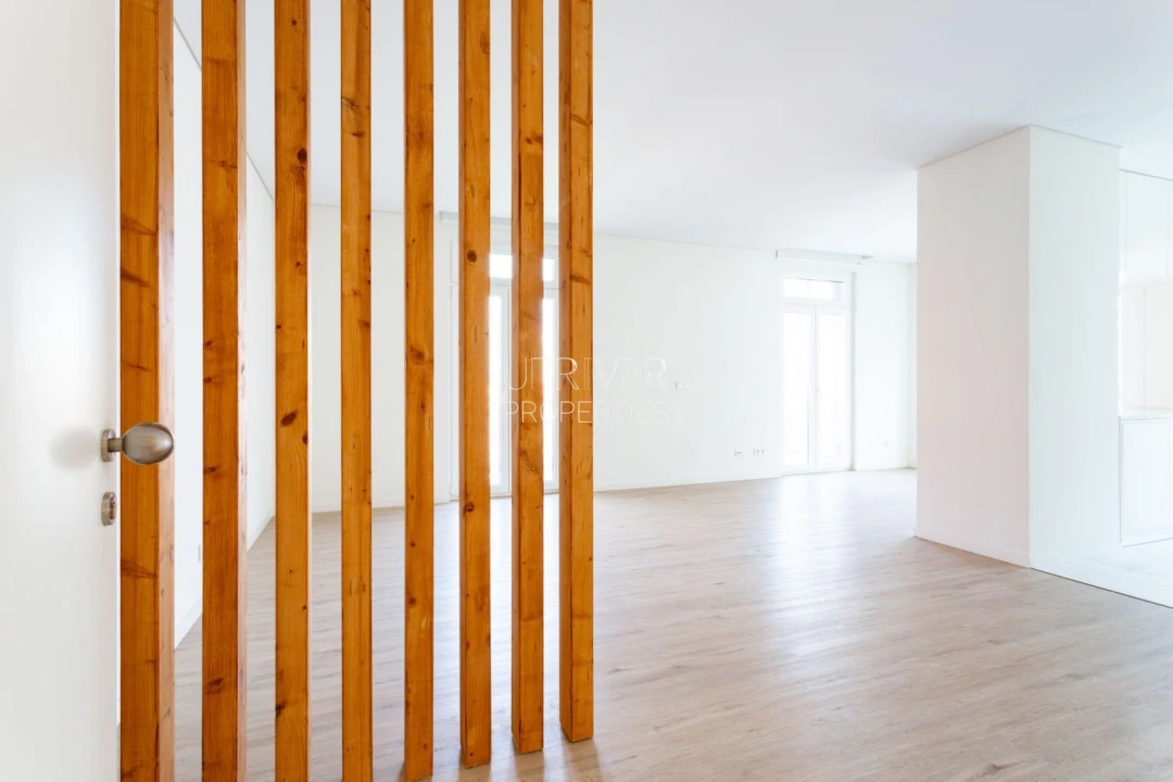 Apartamento T2 para Venda em Campolide Foto 3