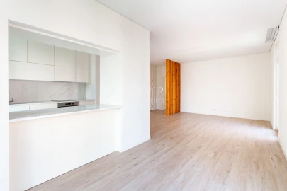 Apartamento T2 para Venda em Campolide