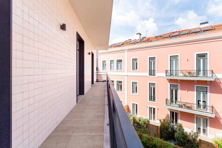 Apartamento T2 para Venda em Campolide Foto 30