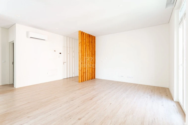 Apartamento T2 para Venda em Campolide Foto 7