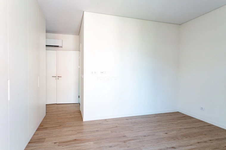 Apartamento T2 para Venda em Campolide Foto 25
