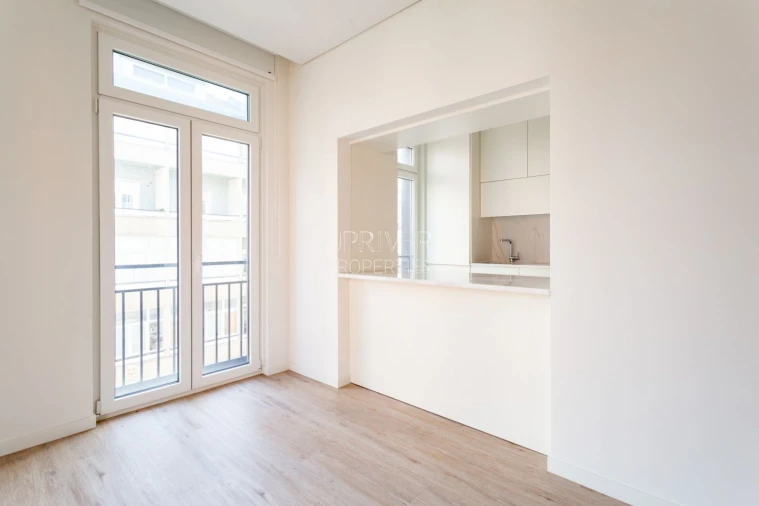Apartamento T2 para Venda em Campolide Foto 16
