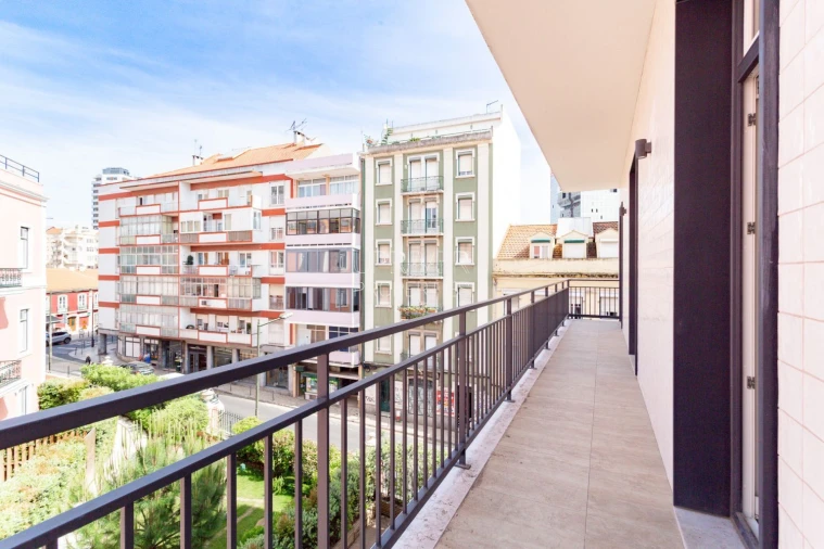 Apartamento T2 para Venda em Campolide Foto 29