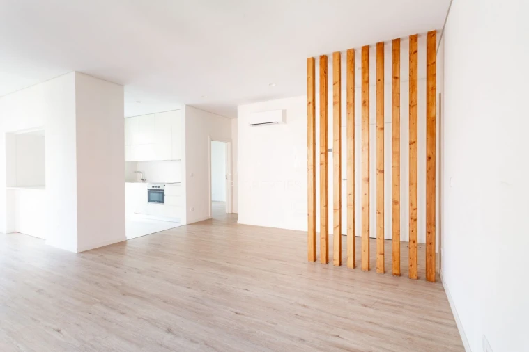 Apartamento T2 para Venda em Campolide Foto 4