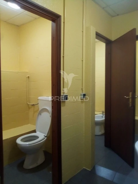 Armazém para Arrendamento em Paranhos