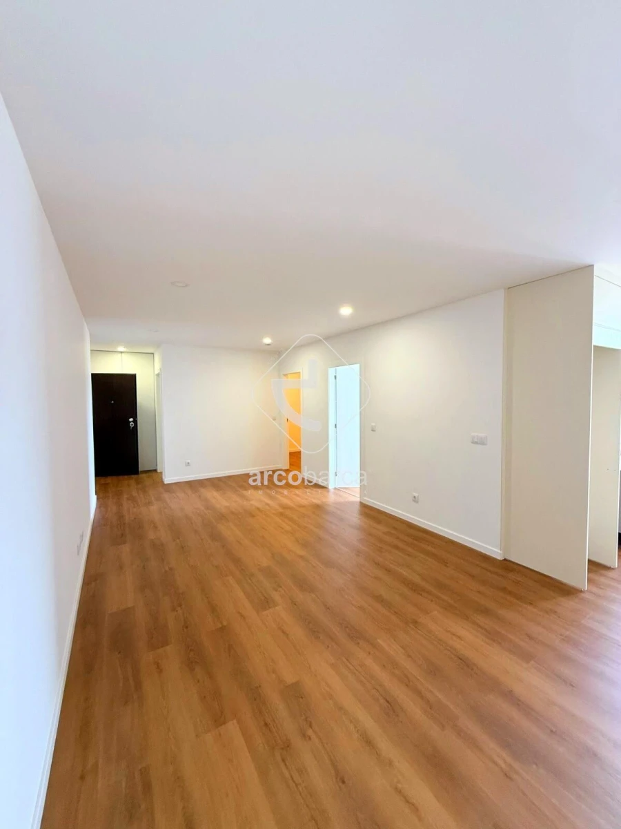 Apartamento T1 para Venda em Paredes de Coura e Resende Foto 5