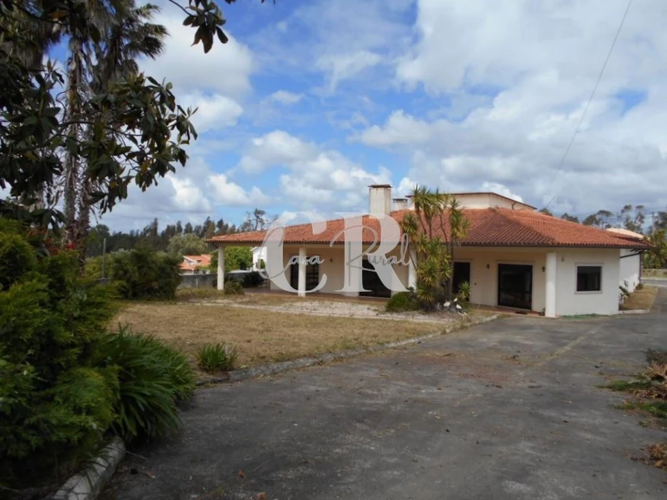 Moradia T4 para Venda em Meirinhas Foto 5