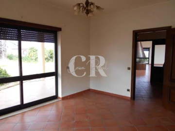 Moradia T4 para Venda em Meirinhas