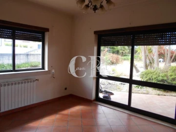 Moradia T4 para Venda em Meirinhas