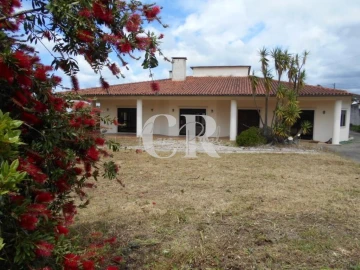Moradia T4 para Venda em Meirinhas