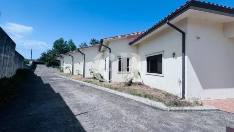 Moradia T4 para Venda em Meirinhas