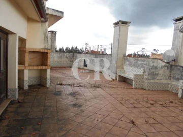 Moradia T4 para Venda em Meirinhas