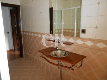 Moradia T4 para Venda em Meirinhas