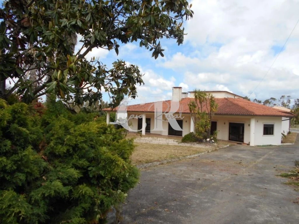 Moradia T4 para Venda em Meirinhas Foto 19