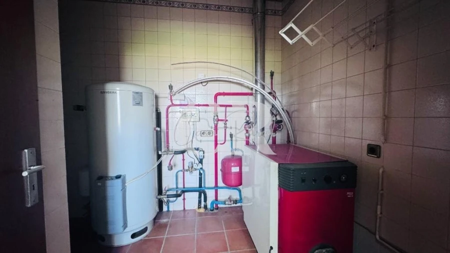 Moradia T4 para Venda em Meirinhas Foto 43