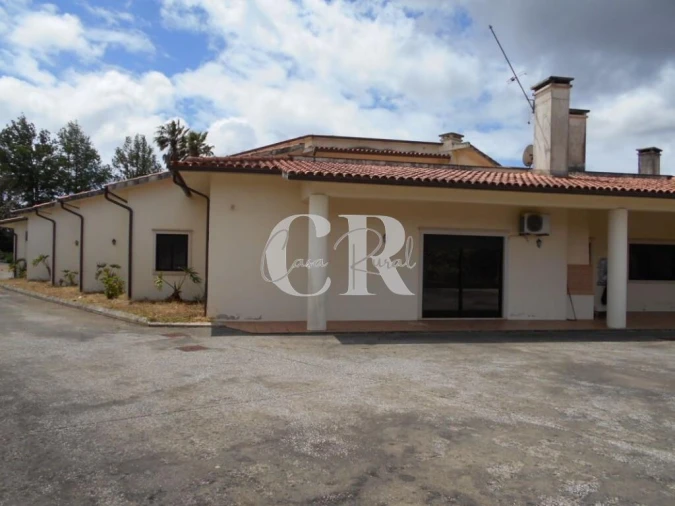 Moradia T4 para Venda em Meirinhas Foto 9