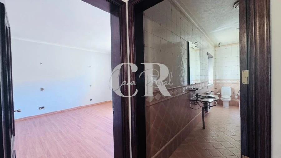 Moradia T4 para Venda em Meirinhas Foto 23