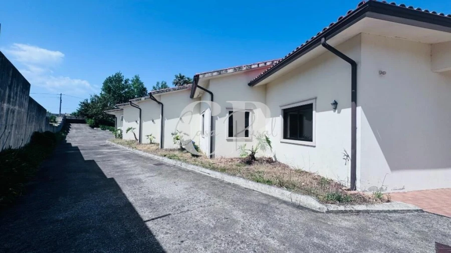 Moradia T4 para Venda em Meirinhas Foto 59