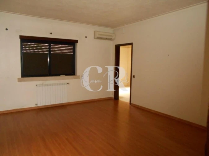 Moradia T4 para Venda em Meirinhas Foto 64