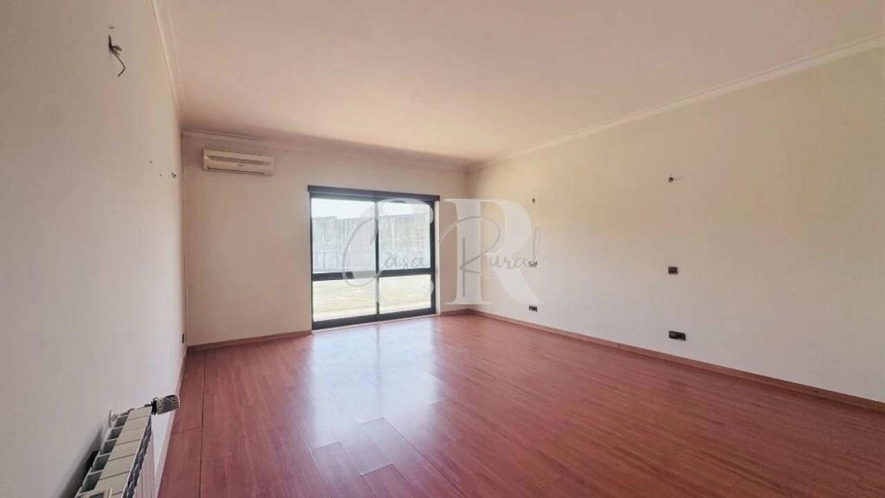 Moradia T4 para Venda em Meirinhas Foto 35