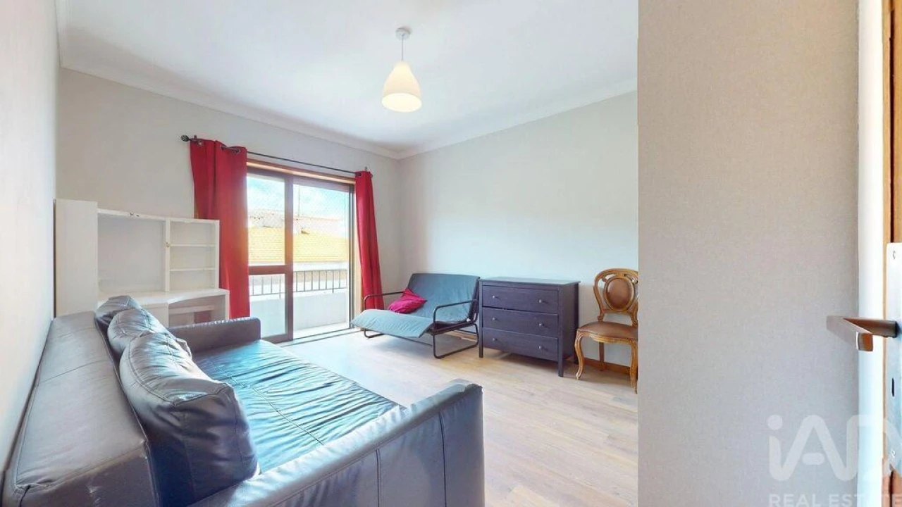 Apartamento T3 para Venda em Vilar de Andorinho Foto 28