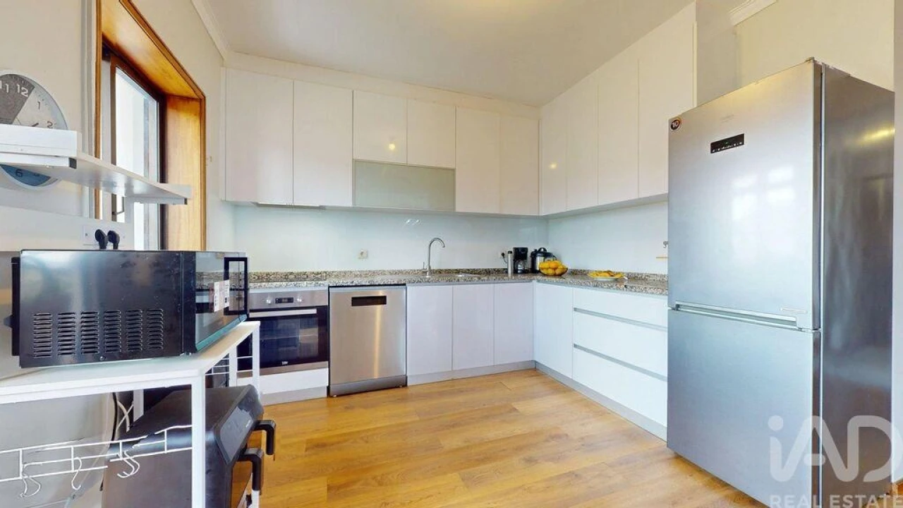 Apartamento T3 para Venda em Vilar de Andorinho Foto 16
