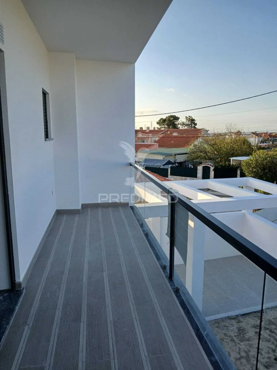 Moradia T3 para Venda em Quinta do Conde Foto 2