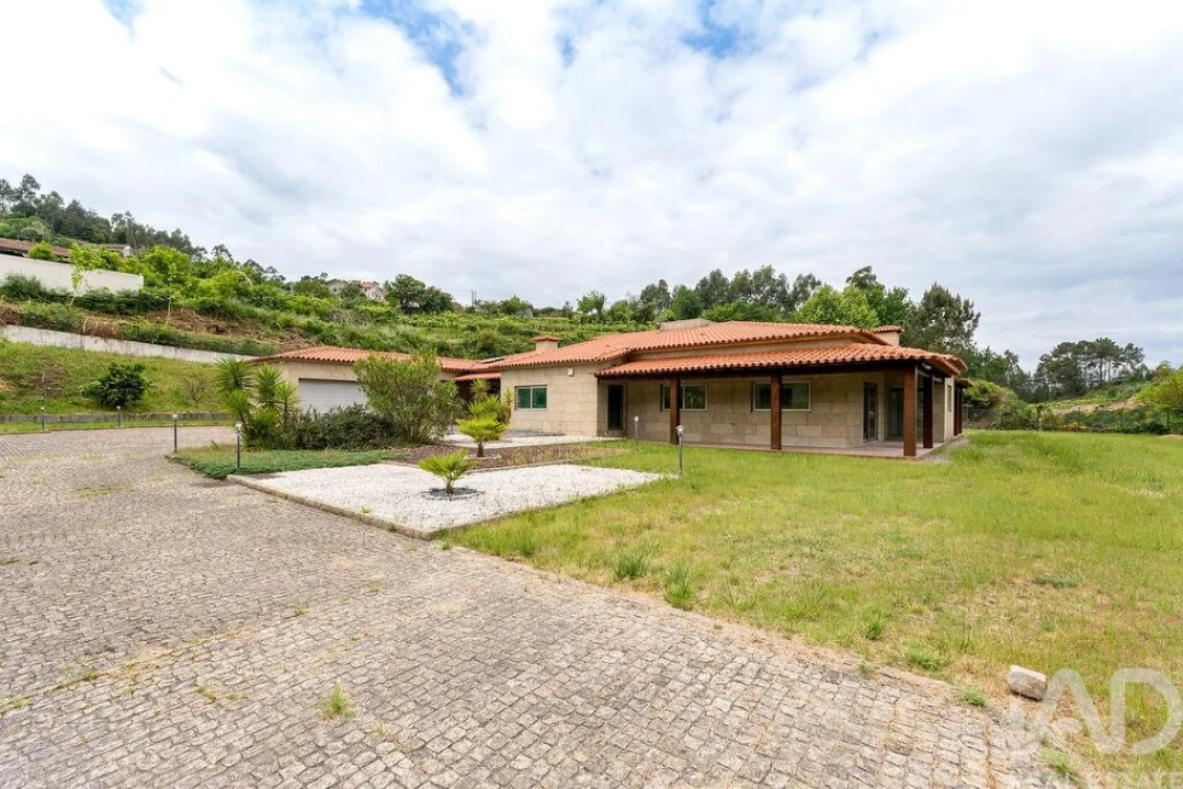 Moradia T4 para Venda em Recezinhos (São Mamede) Foto 4
