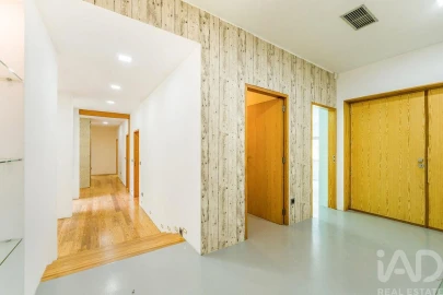 Moradia T4 para Venda em Recezinhos (São Mamede)