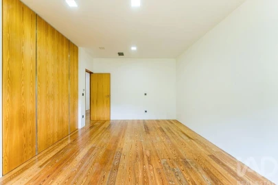 Moradia T4 para Venda em Recezinhos (São Mamede)