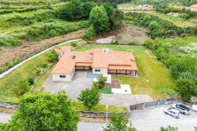 Moradia T4 para Venda em Recezinhos (São Mamede)