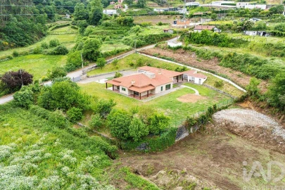 Moradia T4 para Venda em Recezinhos (São Mamede)