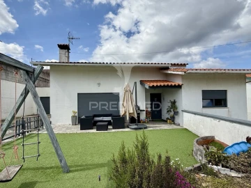 Moradia T4 para Venda em Fatima