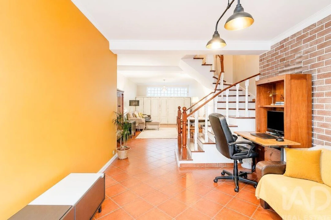 Moradia T4 para Venda em São Domingos de Rana Foto 9
