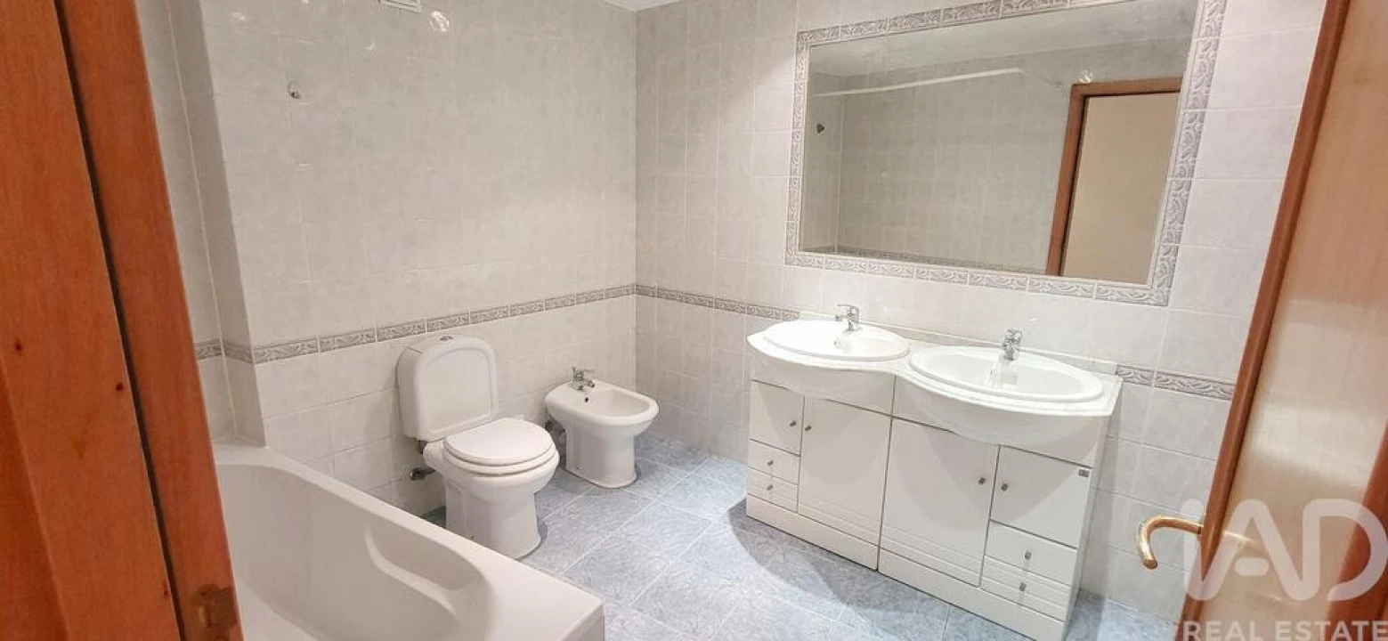 Apartamento T1 para Arrendamento em Lousã e Vilarinho Foto 4
