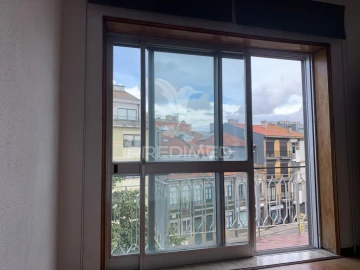 Apartamento T1 para Venda em Paranhos