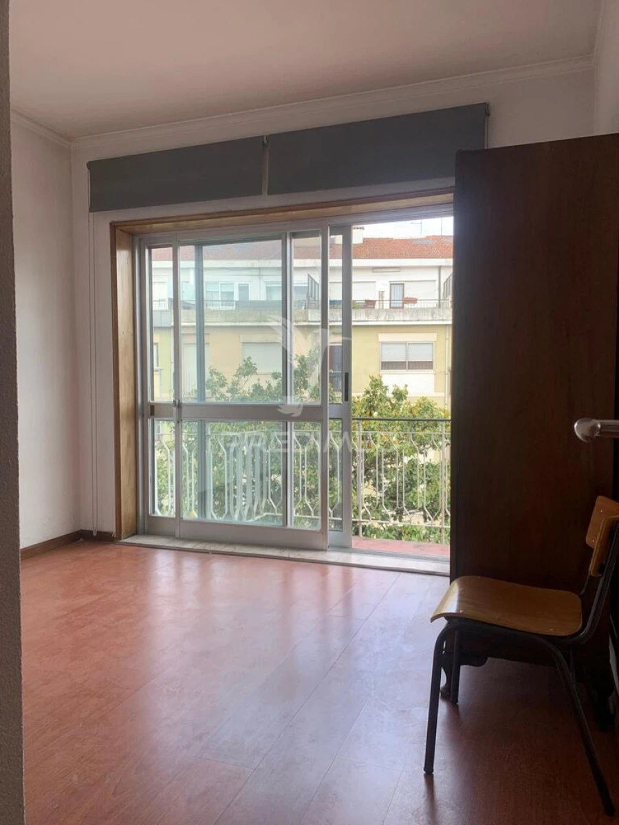 Apartamento T1 para Venda em Paranhos Foto 6