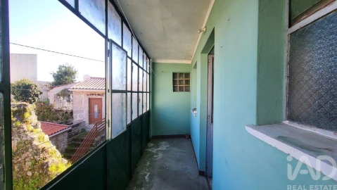 Moradia T1 para Venda em Santa Ovaia e Vila Pouca da Beira