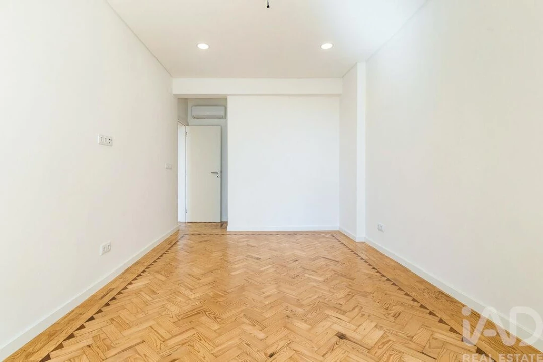 Apartamento T3 para Venda em Almada, Cova da Piedade, Pragal e Cacilhas Foto 10