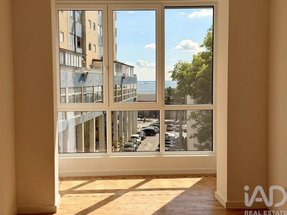 Apartamento T3 para Venda em Almada, Cova da Piedade, Pragal e Cacilhas Foto 21