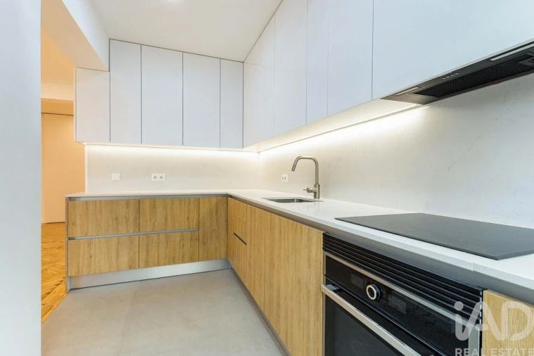 Apartamento T3 para Venda em Almada, Cova da Piedade, Pragal e Cacilhas Foto 4