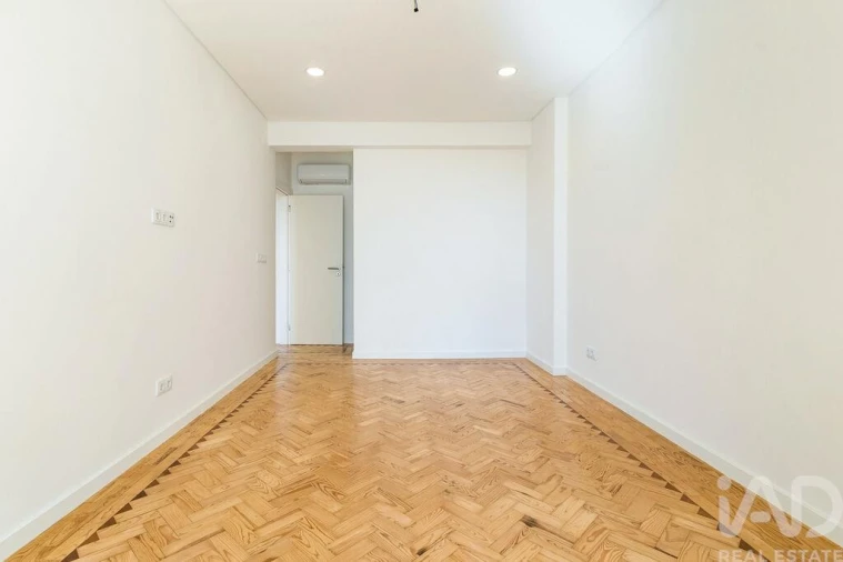 Apartamento T3 para Venda em Almada, Cova da Piedade, Pragal e Cacilhas Foto 10
