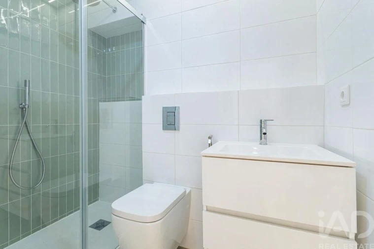 Apartamento T3 para Venda em Almada, Cova da Piedade, Pragal e Cacilhas Foto 9