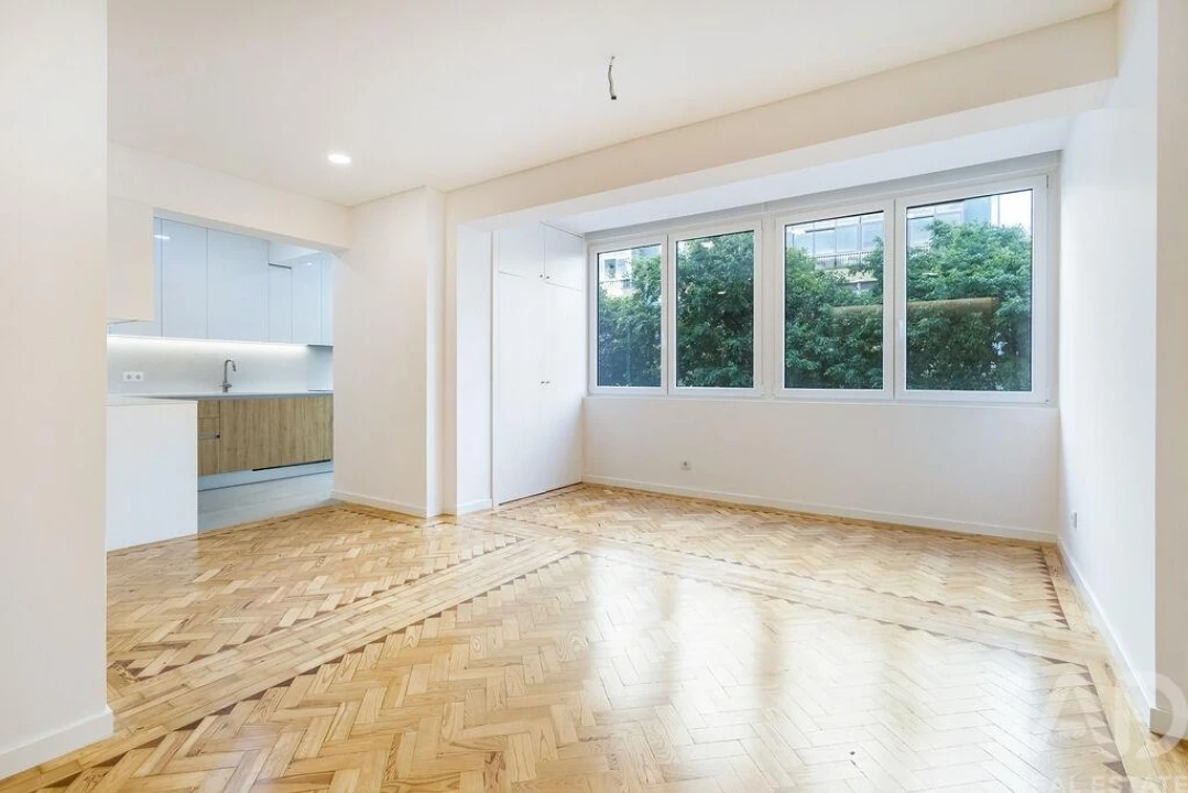 Apartamento T3 para Venda em Almada, Cova da Piedade, Pragal e Cacilhas Foto 1