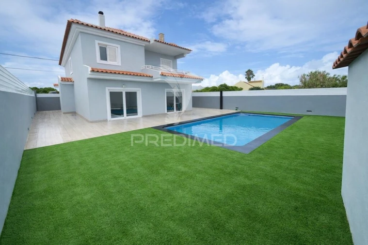Moradia T6 para Venda em Alhos Vedros Foto 3
