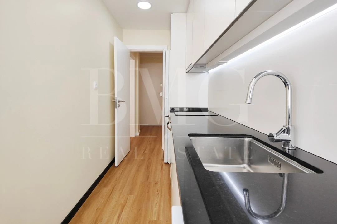 Apartamento T1 para Arrendamento em Algés, Linda-A-Velha e Cruz Quebrada-Dafundo Foto 16