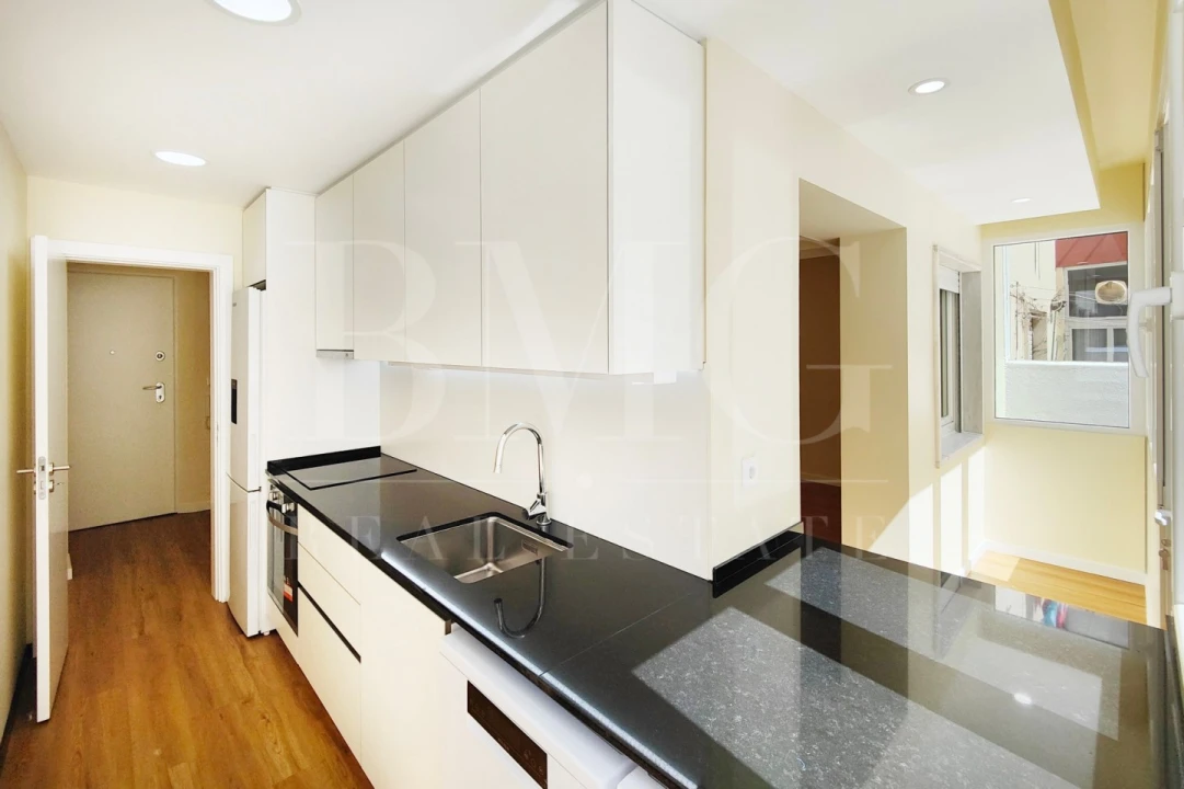 Apartamento T1 para Arrendamento em Algés, Linda-A-Velha e Cruz Quebrada-Dafundo Foto 17