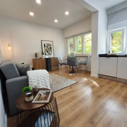 Apartamento T2 para Venda em Benfica Foto 4