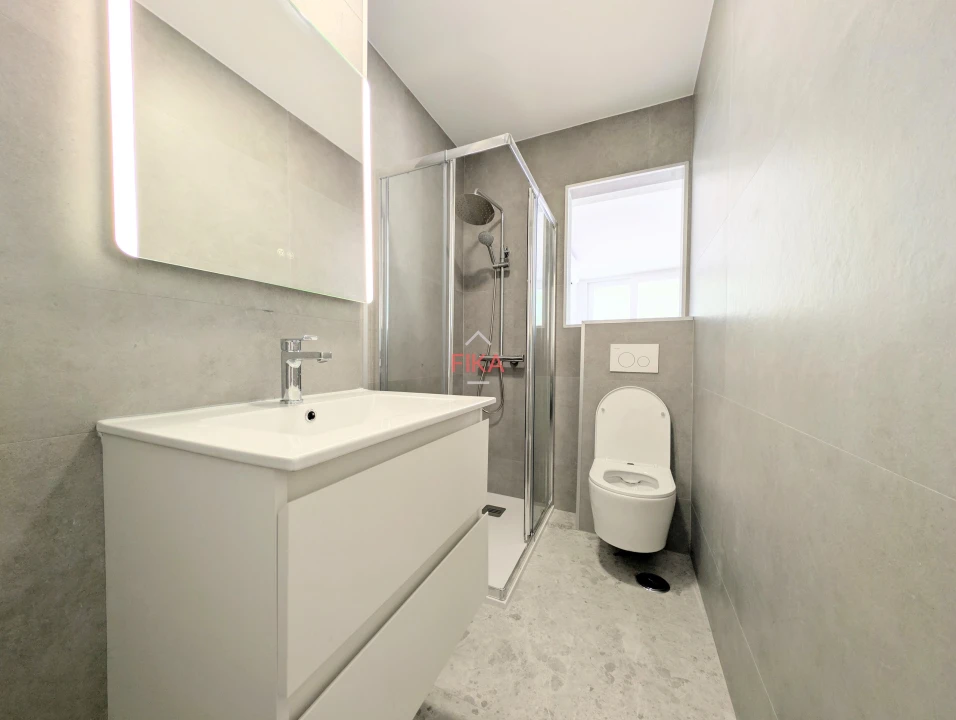 Apartamento T2 para Arrendamento em Seixal Foto 13